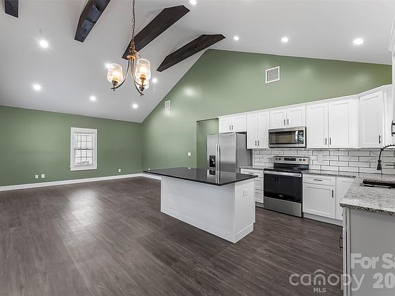 4th image of 364 Carolina Ave #2