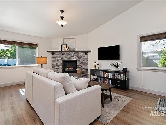 5th image of 5519 W Los Flores St