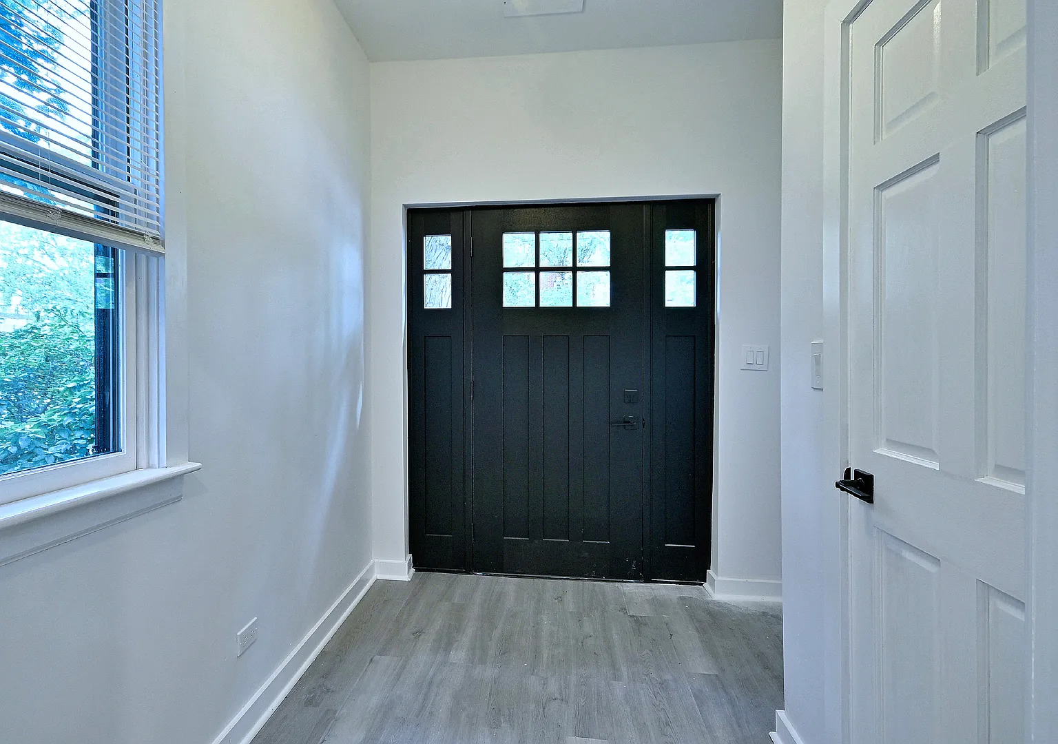 2 bed, 900 sqft, $3,500 — Photo 4