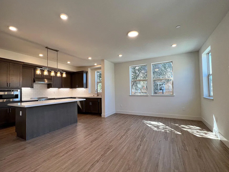 1 level unit with open floor plan