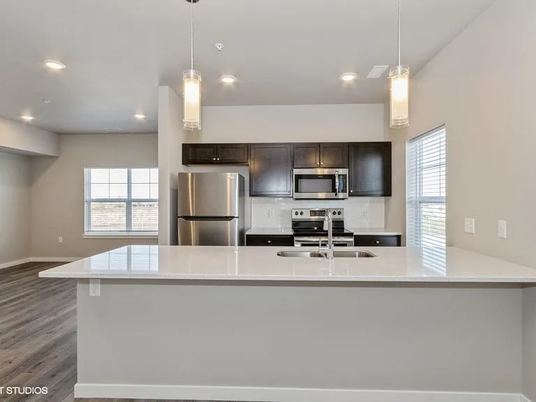 141 Clark Dr SW #5 — Photo 2