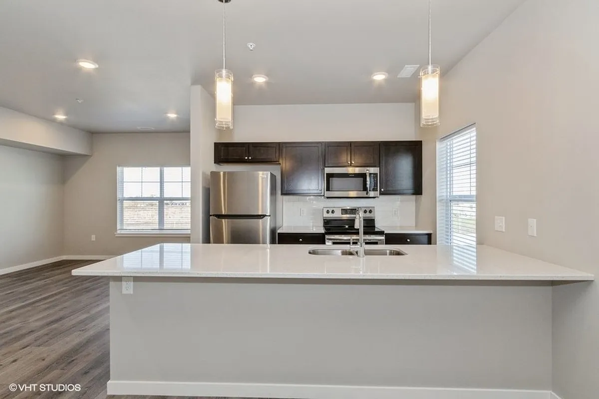 Building Photo - 141 Clark Dr SW #5