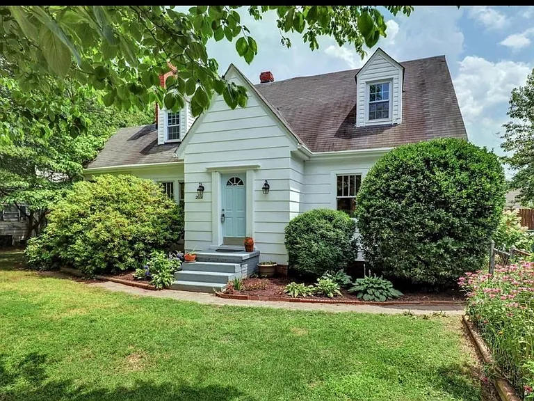 2608 Grant St — Photo 1