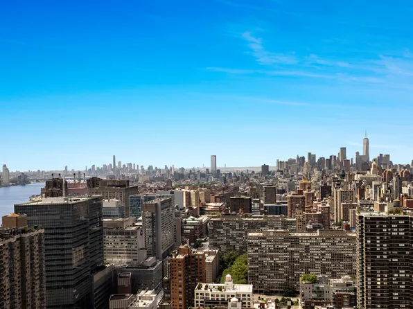 330 East 38th Street image 2 of 24