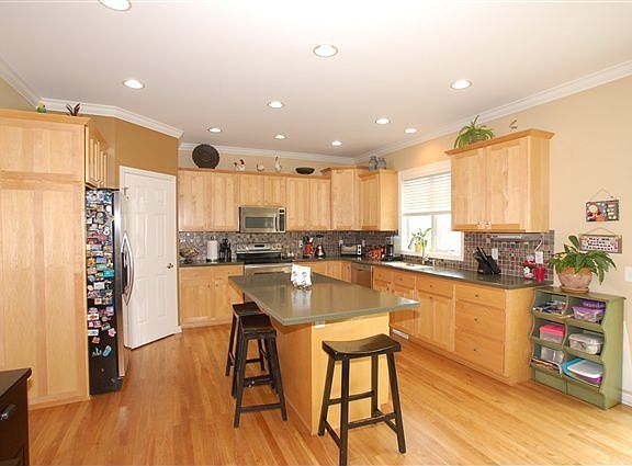 3rd image of 9443 Eagle Nest Ln