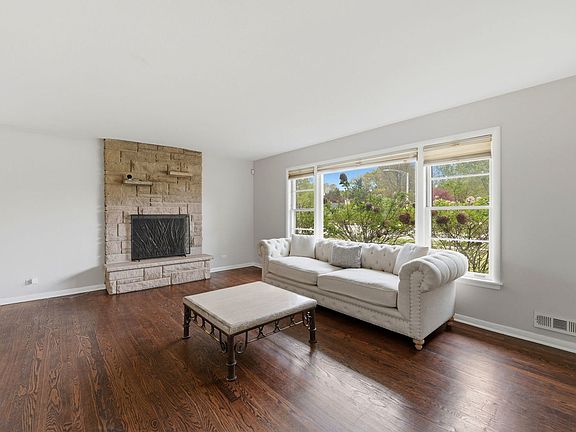 3rd image of 389 Michael John Dr
