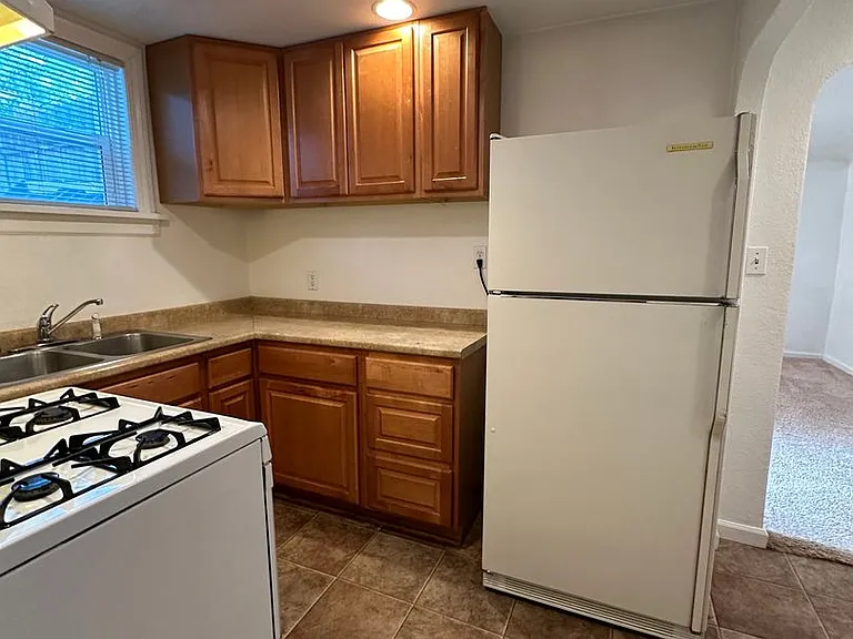 109 Yellowstone Ave — Photo 3