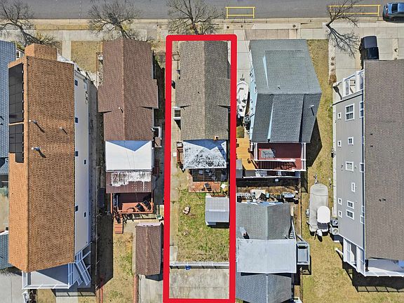 3rd image of 313 W Juniper Ave