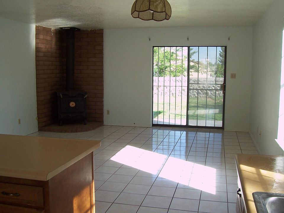 1st image of 1699 Spruce Ave