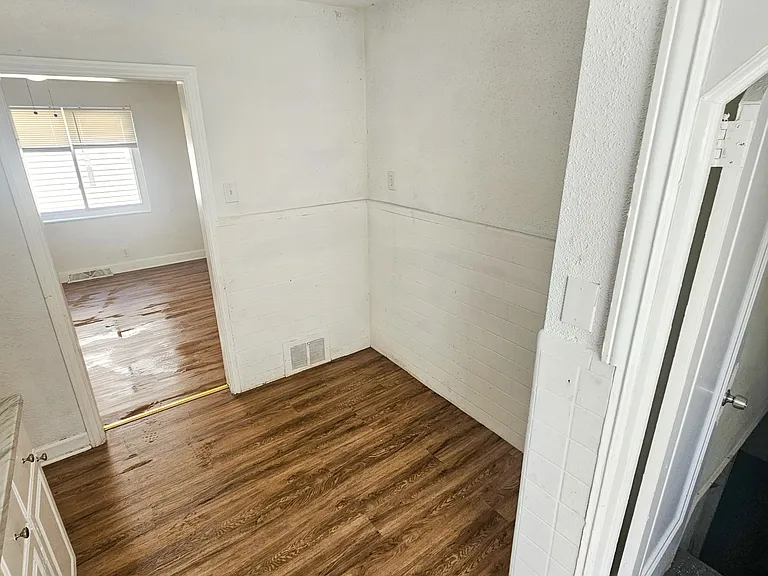 14575 Strathmoor St — Photo 11