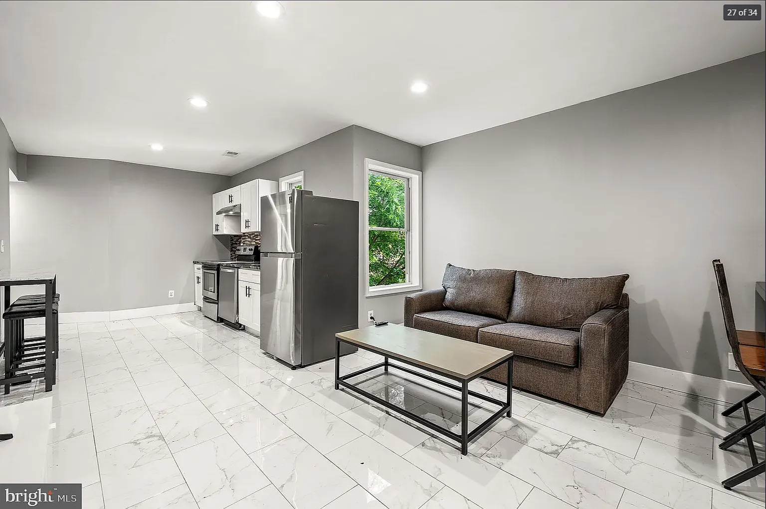 8 bed, 3000 sqft, $4,200 — Photo 4