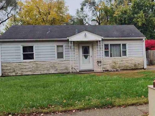 1932 E Black Ave