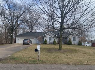 8303 River Bend Dr, Portland, MI 48875