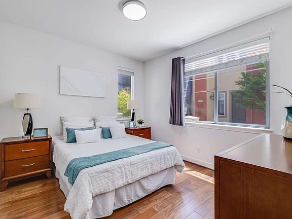 3rd image of 1056 Doheny Ter