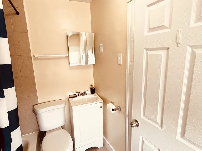 117 Lloyd St #3 — Photo 17