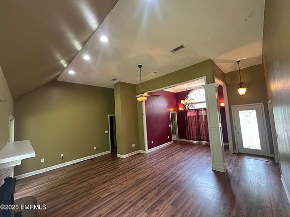 3rd image of 10011 Wildwood Ln