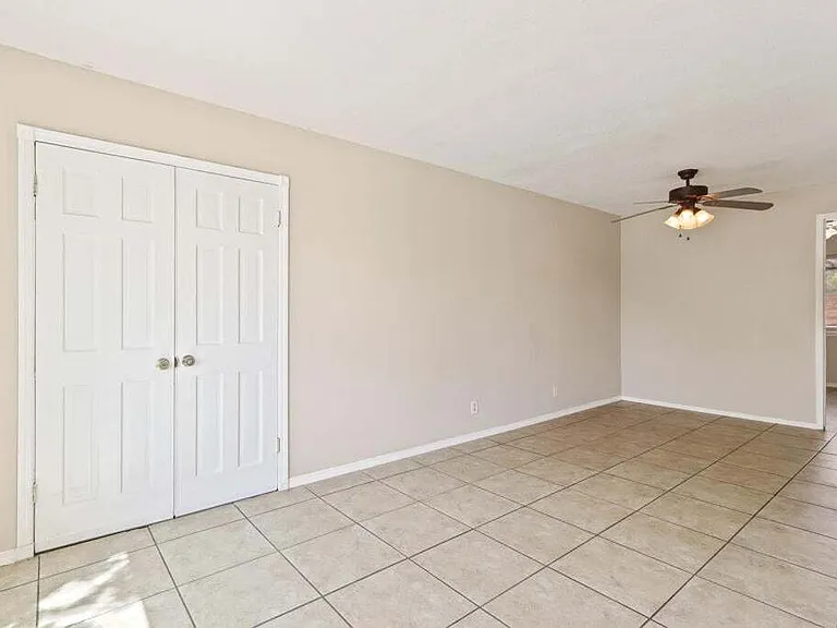 304 Carnival Dr — Photo 18