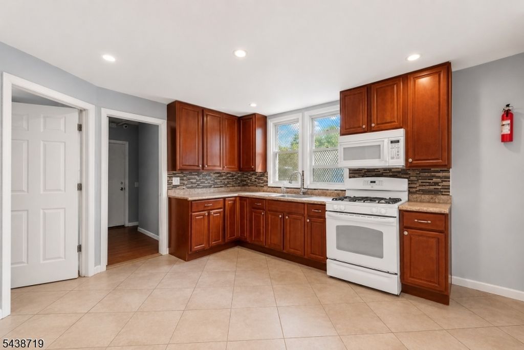 488 S 12Th St, Newark, NJ - More