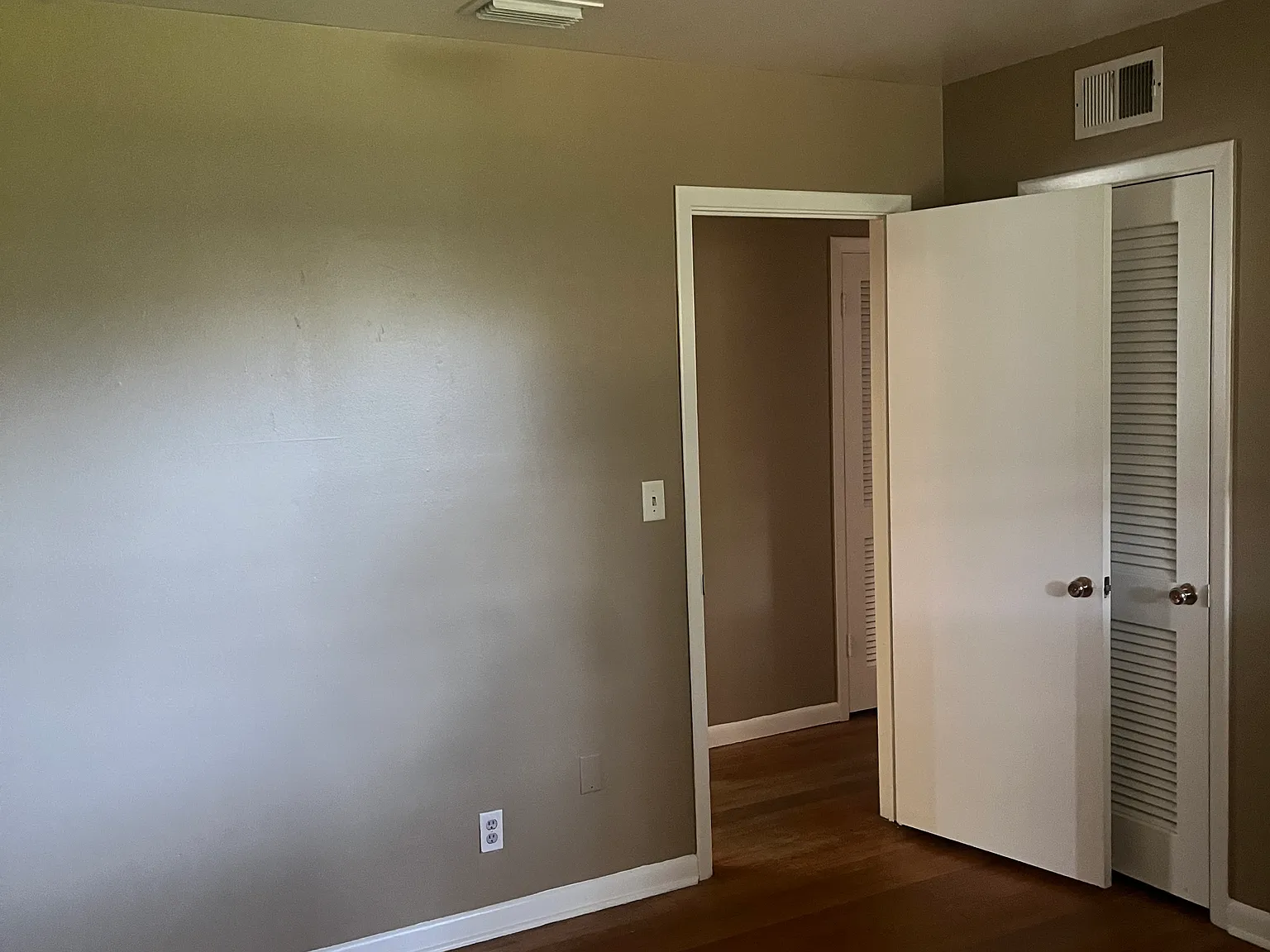 3 bed, 1600 sqft, $1,800 — Photo 2