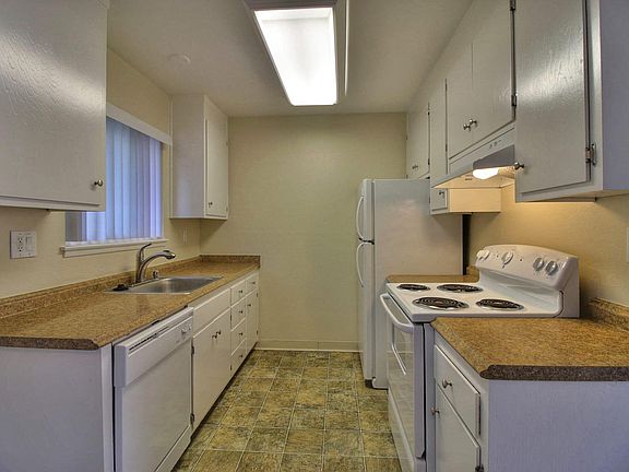 4th image of 241 Curtner Ave APT S
