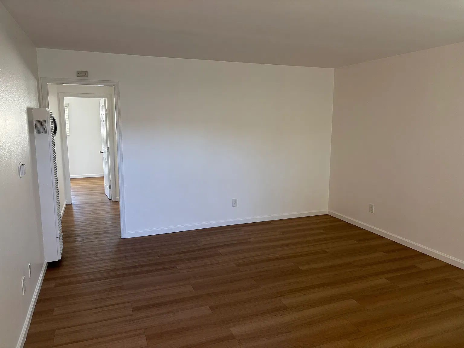 2 bed, 885 sqft, $2,000 — Photo 2
