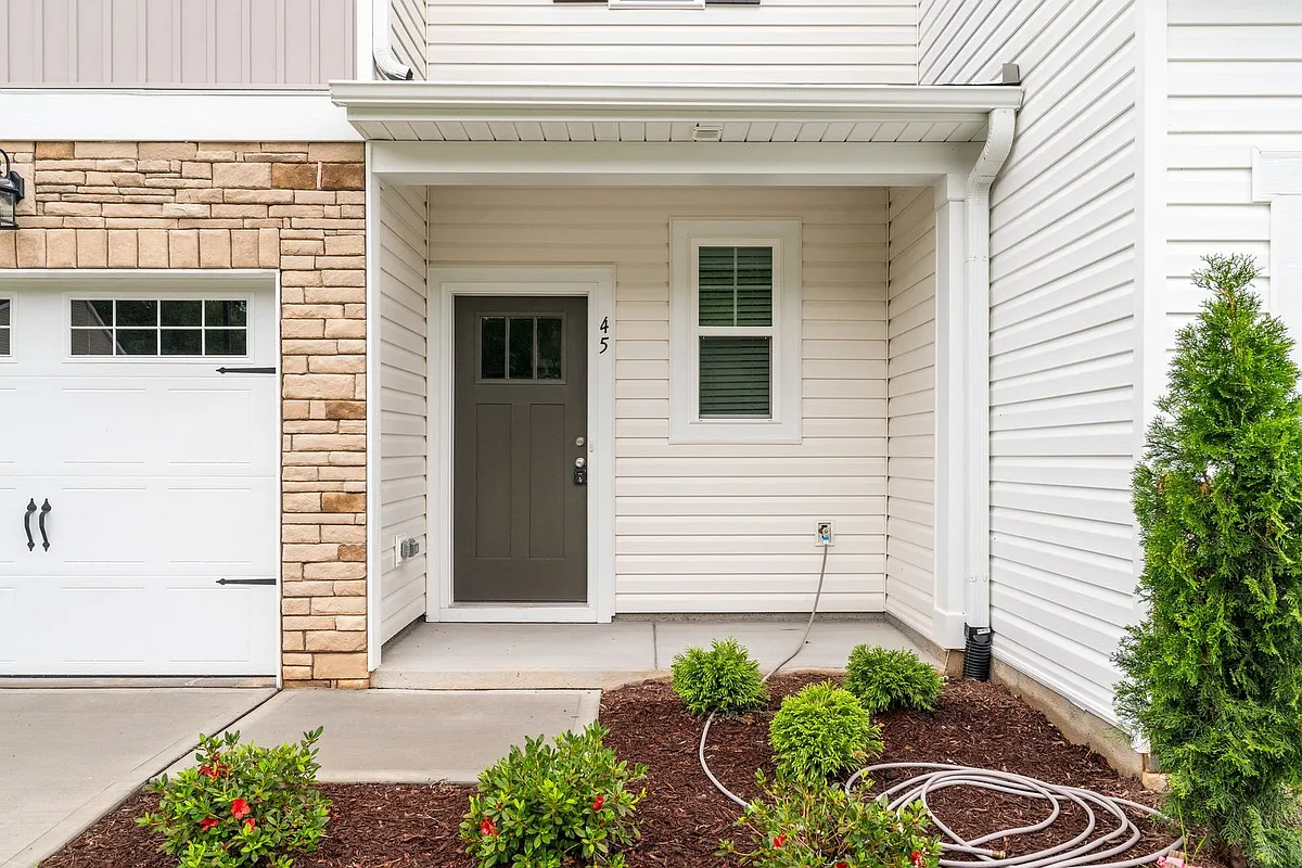 Building Photo - 45 Village Edge Dr