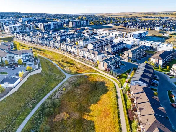 530 Sage Hill Grv E, Calgary, AB T3R 0Z8