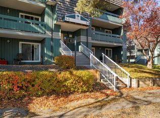 315 E Southampton Dr SW #5211, Calgary, AB T2W 2T6