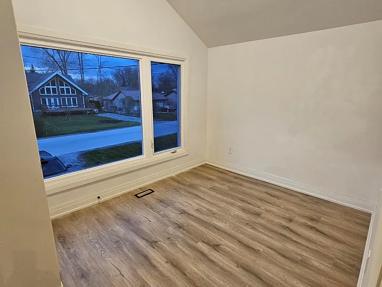 271 Parkwood Ave — Photo 16
