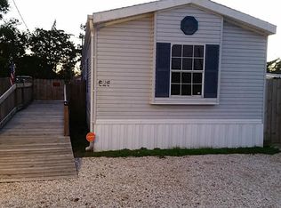 626 Golden Bend Dr, Highlands, TX 77562