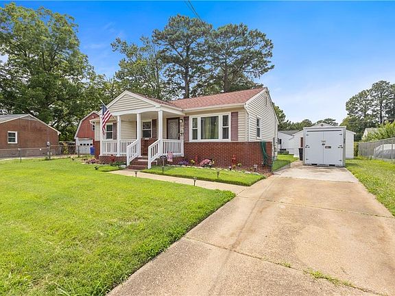 3rd image of 402 Bertha Ln