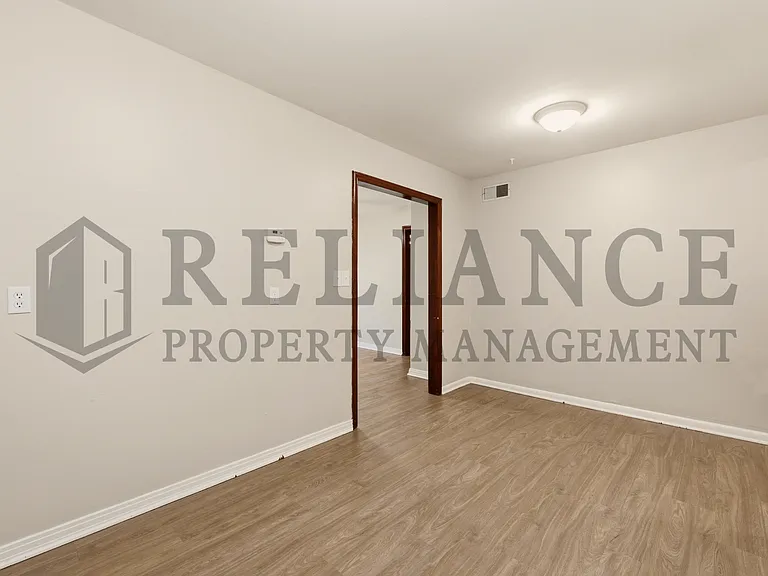 2917 S Walnut St — Photo 22