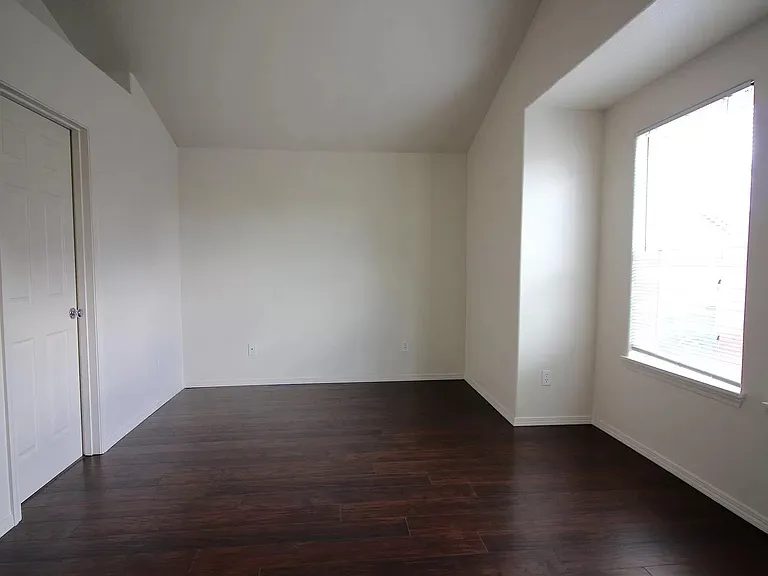8654 NE Hyde Park Ln — Photo 9