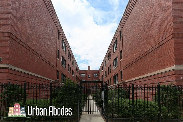 1st image of 5740 N Winthrop Ave APT 110