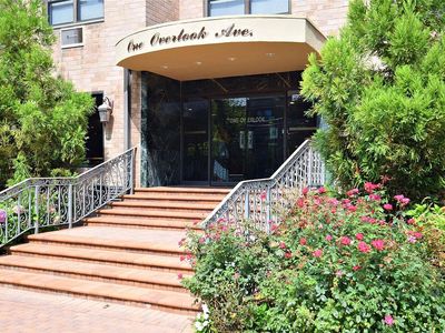 1 Overlook Avenue #3Q, Great Neck, NY, 11021
