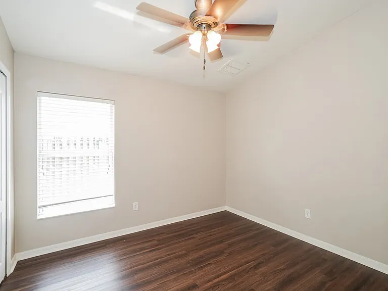 18114 Cypress Bay Pkwy — Photo 14