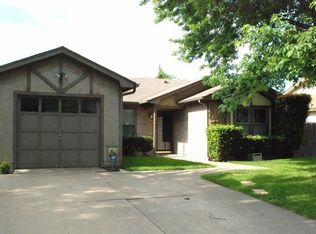 1809 Gentle Wind Dr, Arlington, TX 76018
