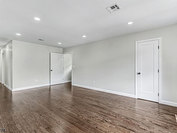 3rd image of 39 High St APT 1