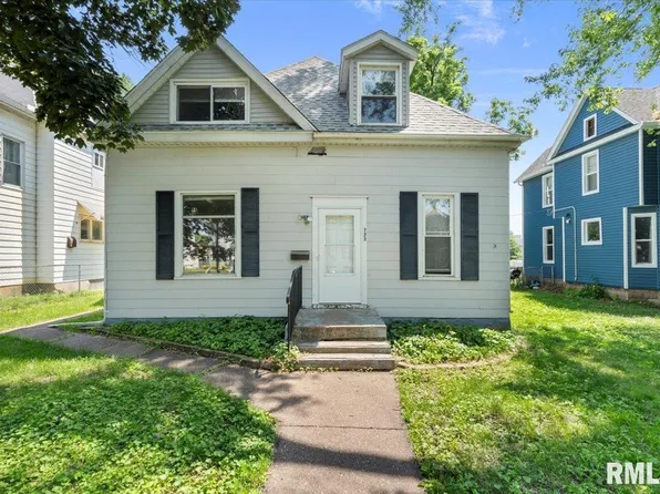723 W 17th St, Davenport, IA 52804