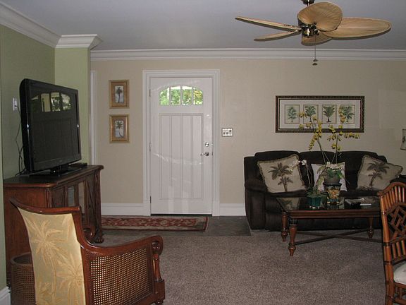 2nd image of 607 E Sale St