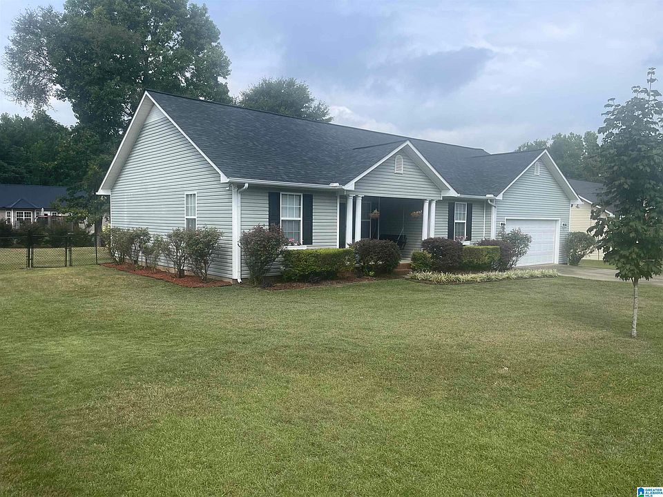 1st image of 130 Pebble Creek Dr