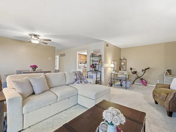6301 Colony Way APT 2C, Edina, MN 55435