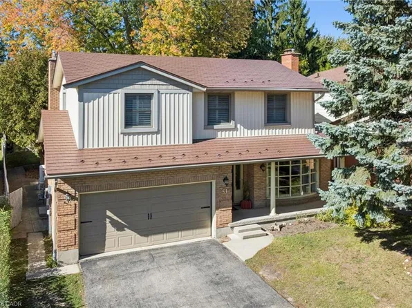 51 Cayley Ct, Kitchener, ON N2G 4N8