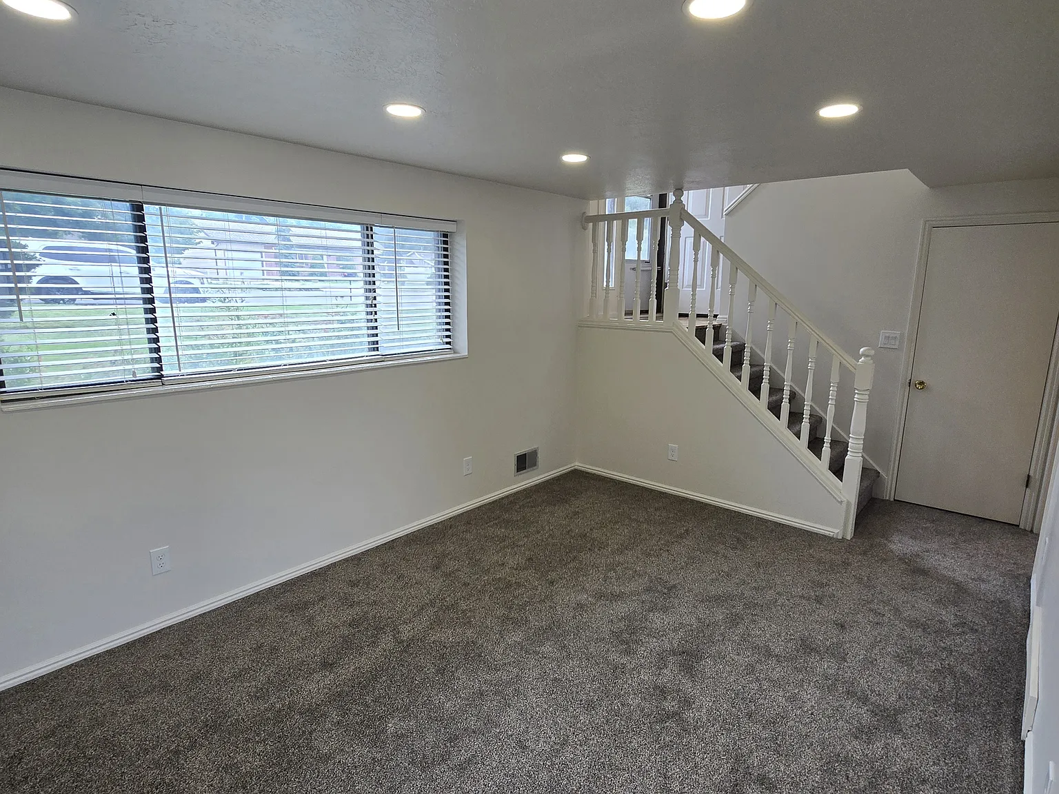 2 Bedroom Kaysville Duplex! — Photo 4