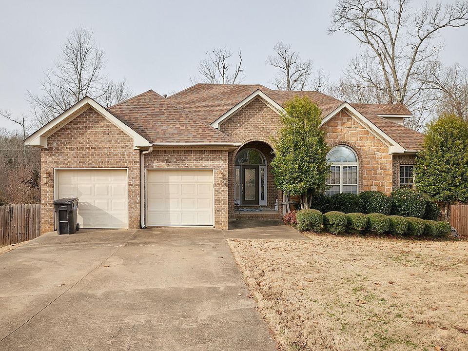 1st image of 1739 Yorkshire Dr