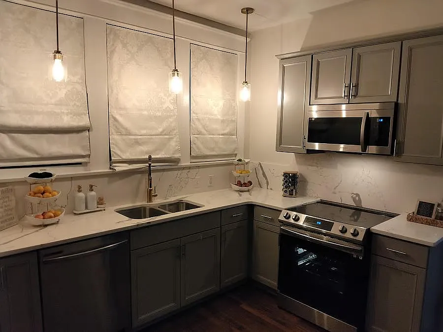 4 bed, 1.0 bath, 4100 sqft, $979 — Photo 2