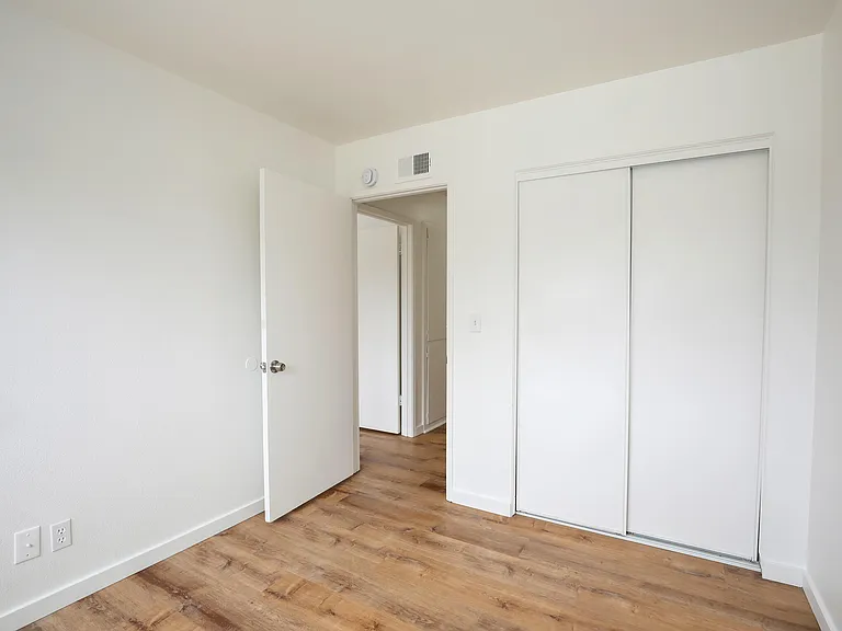 7392 Elmhurst Pl — Photo 14