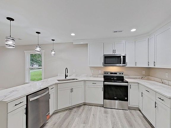 5th image of 155 Hadden Ave