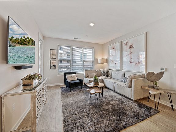 4th image of 1045 N Front St #1B-1Ba-593Sqft