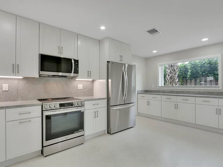 732 Pelican Way — Photo 12